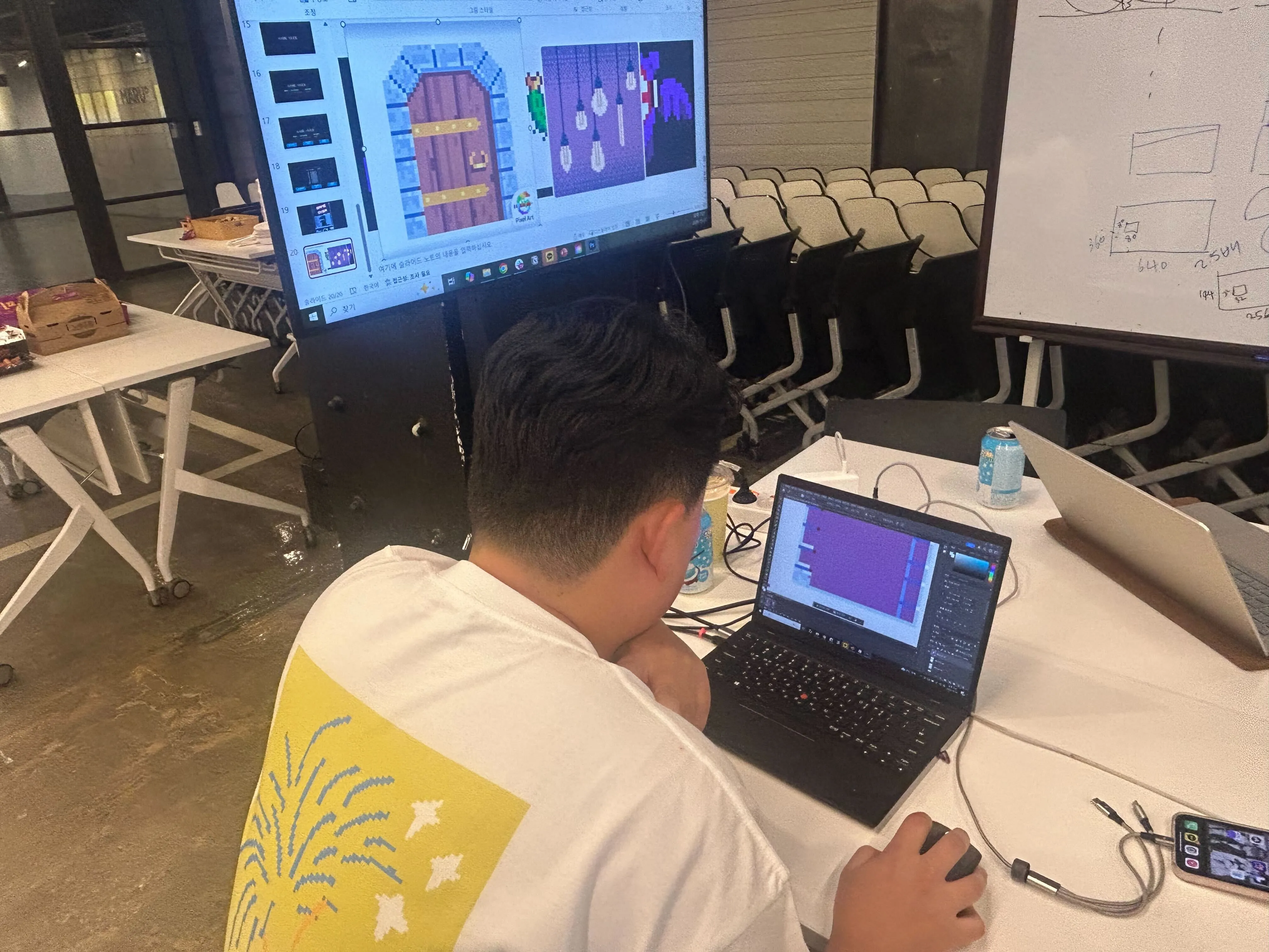 해커톤의 현장, 도트 디자인에 재능을 발견한 피플팀의 Arnold