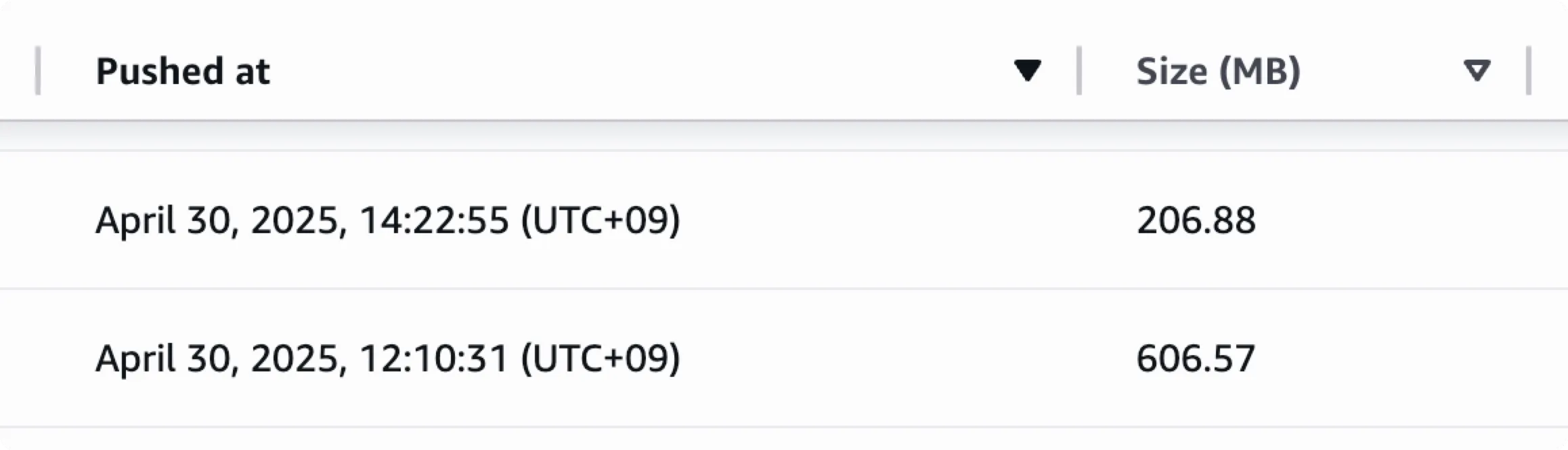 위: python:3.11 이미지 기반, 아래: python:3.11-slim 이미지 기반
