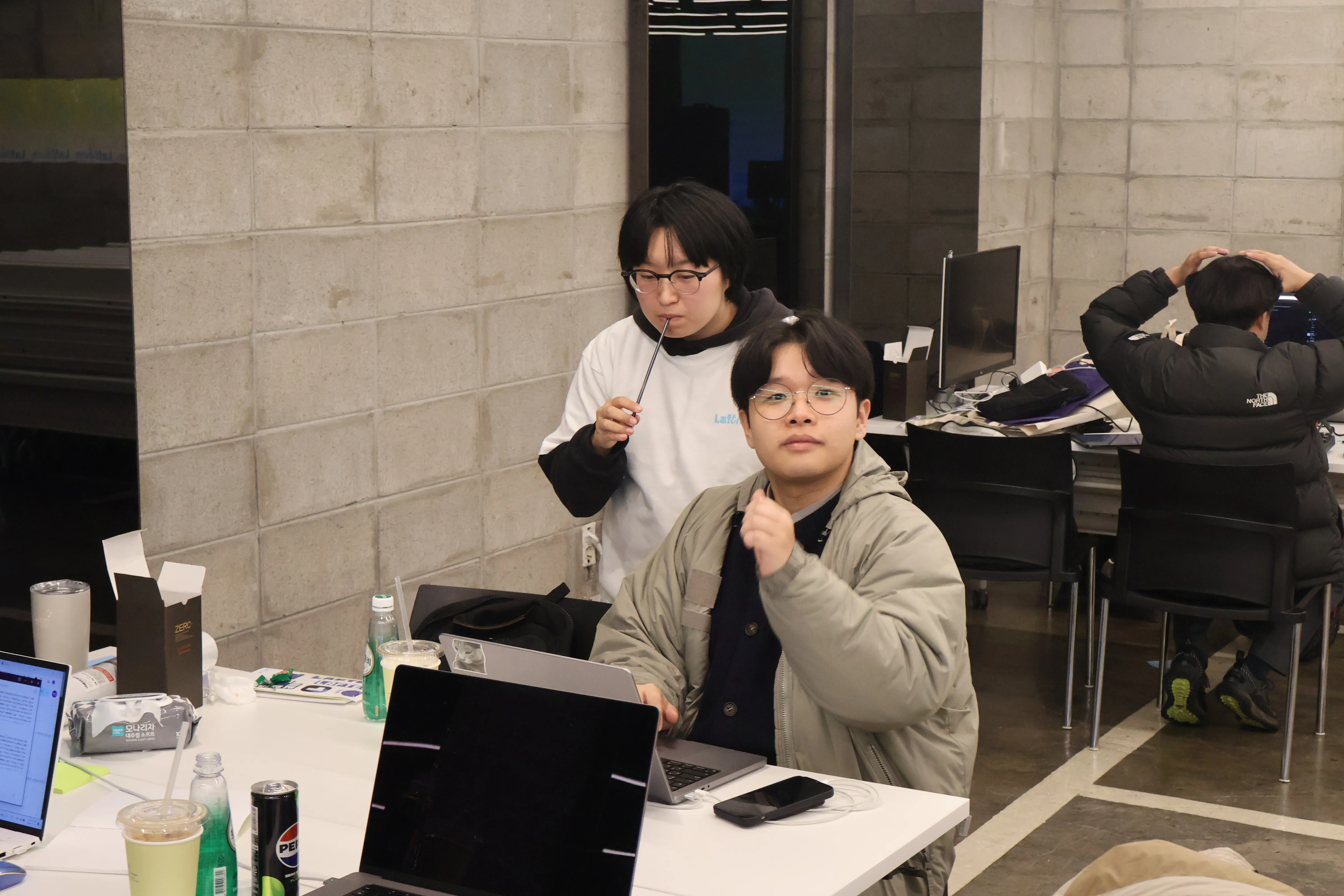 자..선생님..! 개발 다하셨어요? 숙제 검사 할께요.